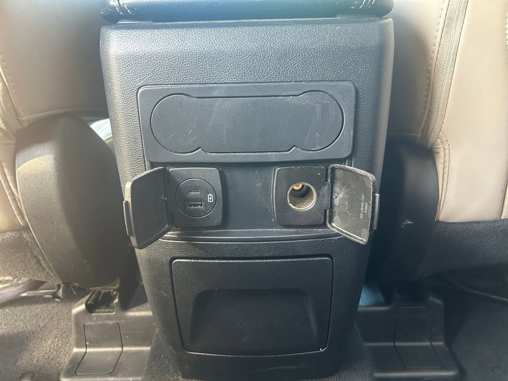 Used 2022 Ford Explorer XLT w/ Equipment Group 202A AWD/4WD image 25