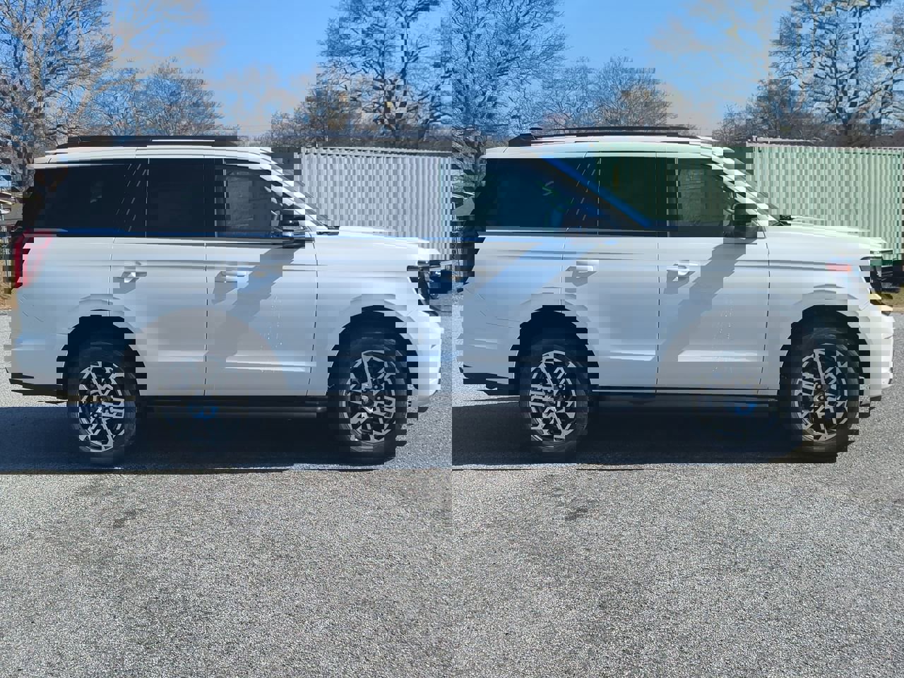 New 2026 Ford Expedition Active image 2