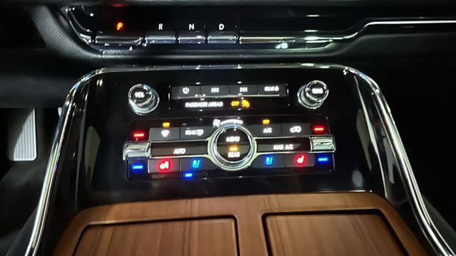 Used 2019 Lincoln Navigator L Reserve AWD/4WD image 22