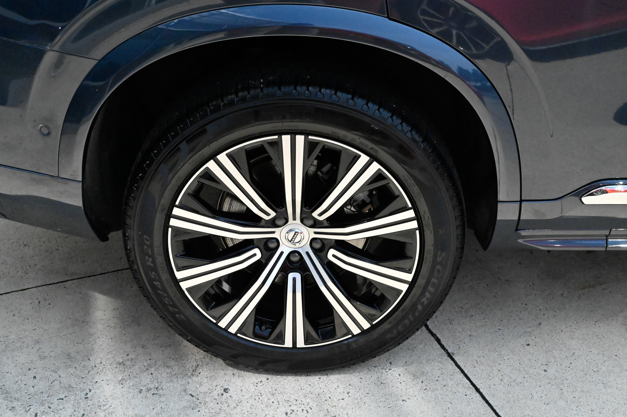 Used 2023 Volvo XC90 B6 Plus AWD/4WD image 11