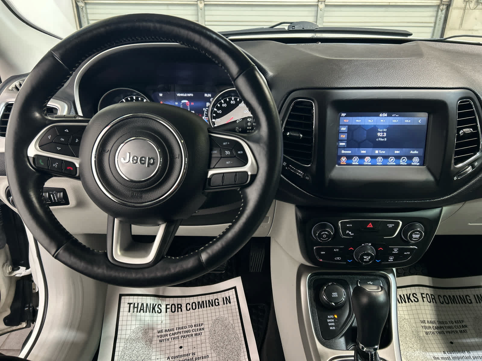 Used 2018 Jeep Compass Latitude w/ Popular Equipment Group AWD/4WD image 9
