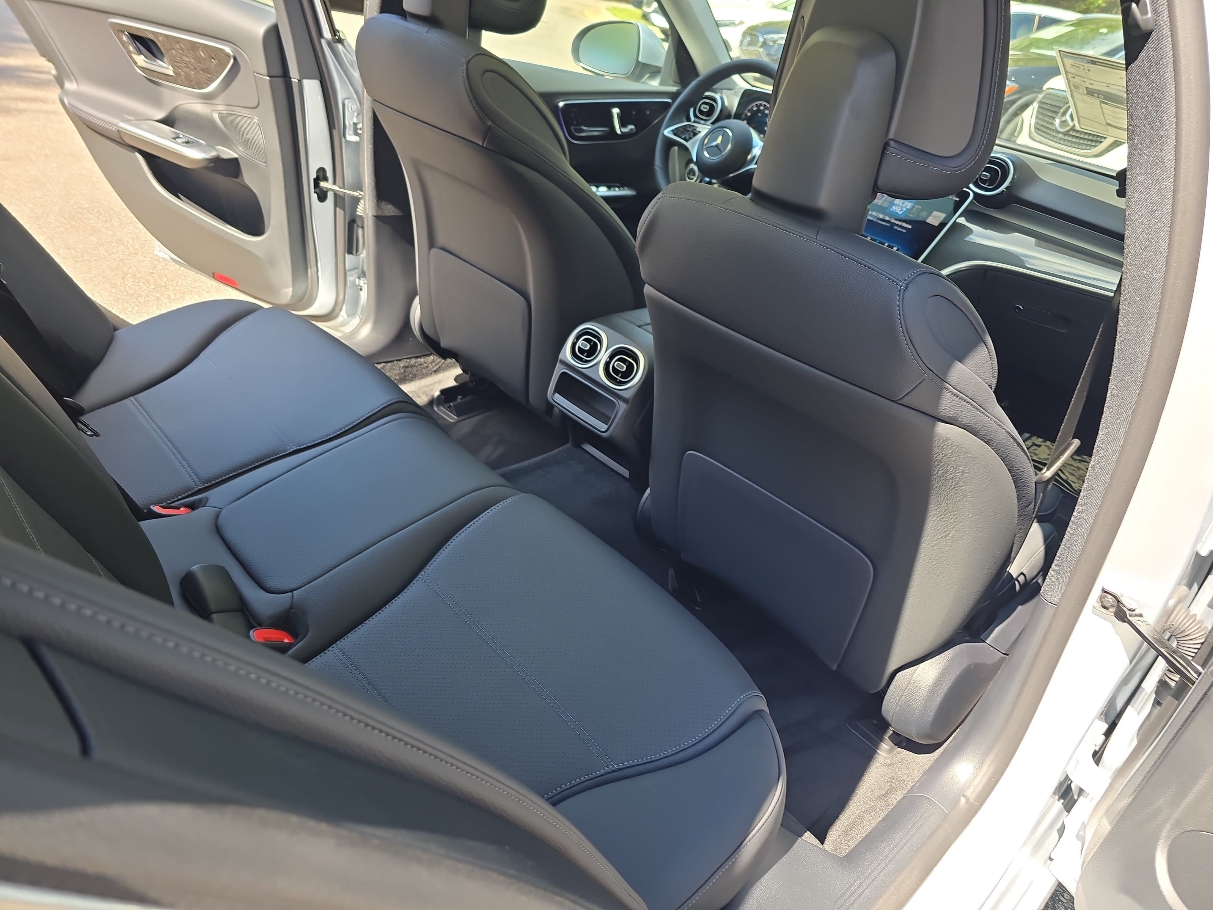 New 2026 Mercedes-Benz C 300 4MATIC Sedan image 11