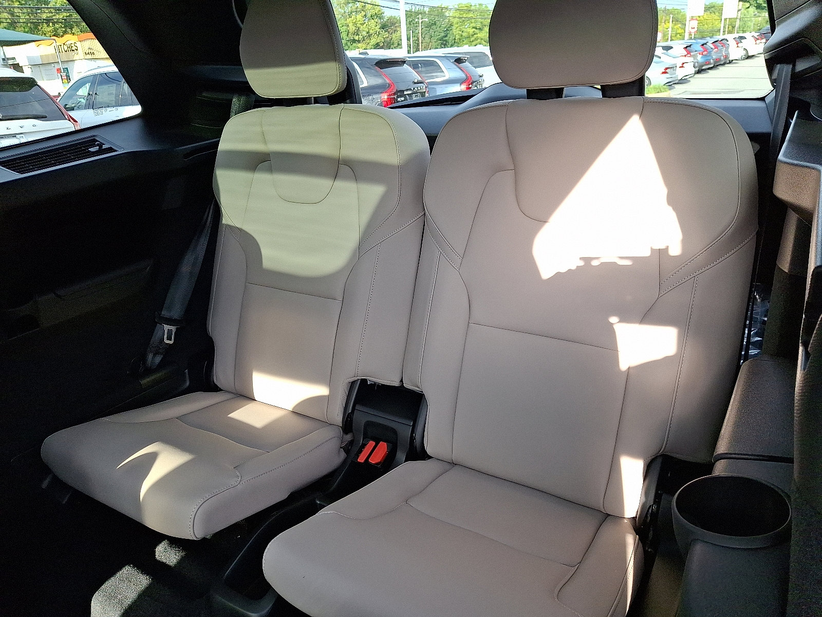 New 2026 Volvo XC90 B6 Plus image 6