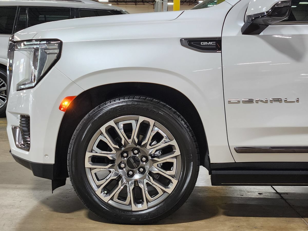 Used 2023 GMC Yukon Denali Ultimate AWD/4WD image 5