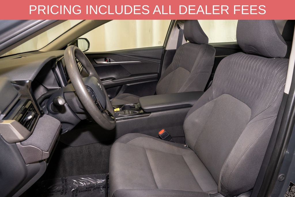 Used 2025 Toyota Camry LE FWD image 10