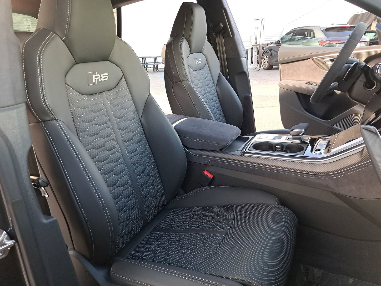 New 2025 Audi RS Q8 performance image 10