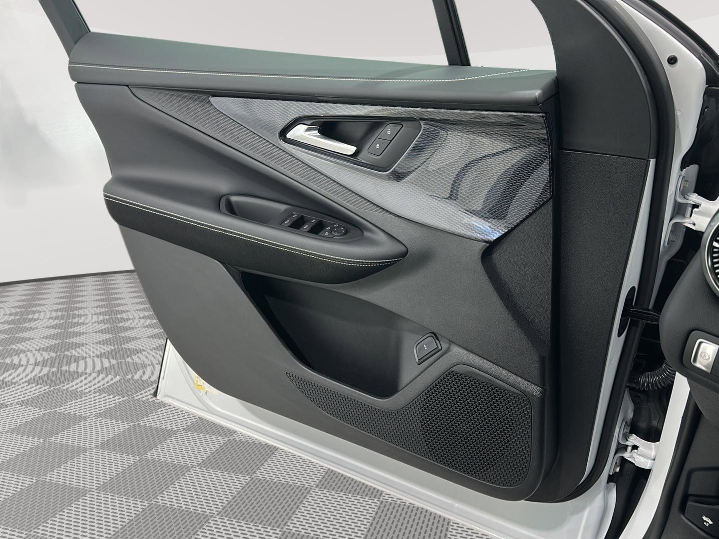 Used 2025 Chevrolet Blazer EV LT image 16