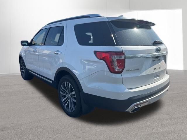 Used 2017 Ford Explorer Platinum AWD/4WD image 3