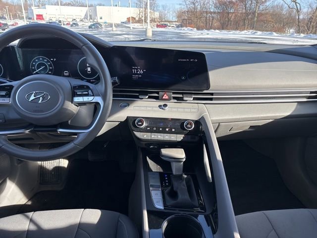 Used 2023 Hyundai Elantra SEL w/ Convenience Package image 26