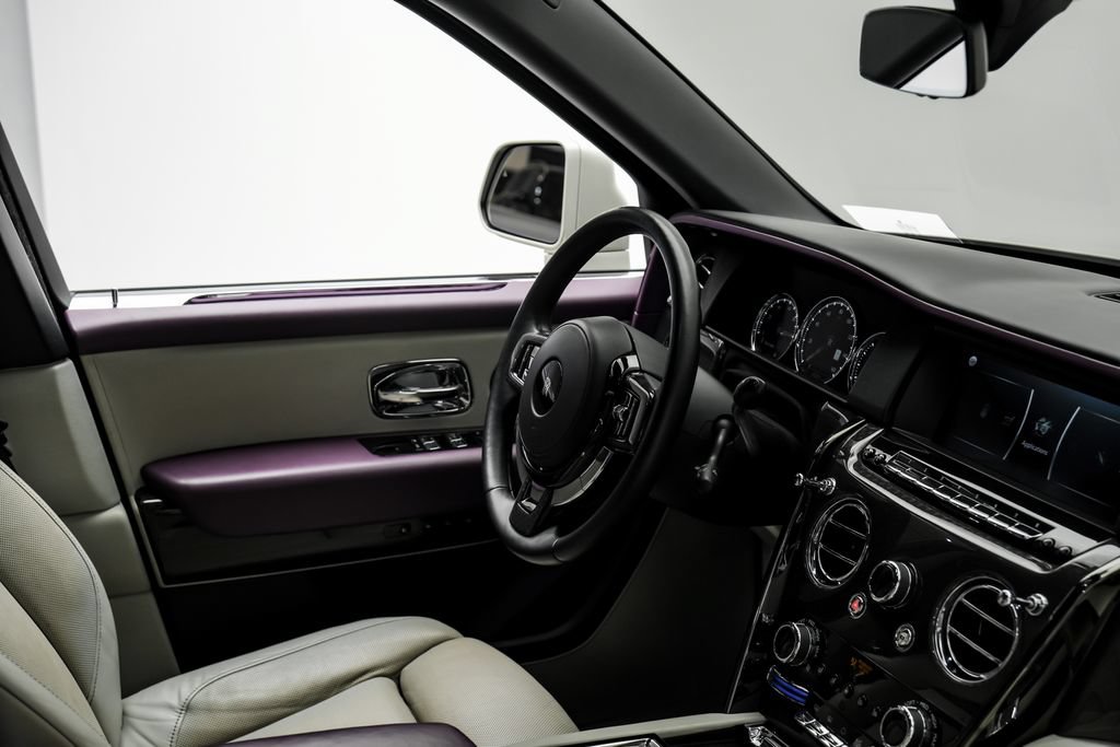Used 2022 Rolls-Royce Cullinan Black Badge AWD/4WD image 18