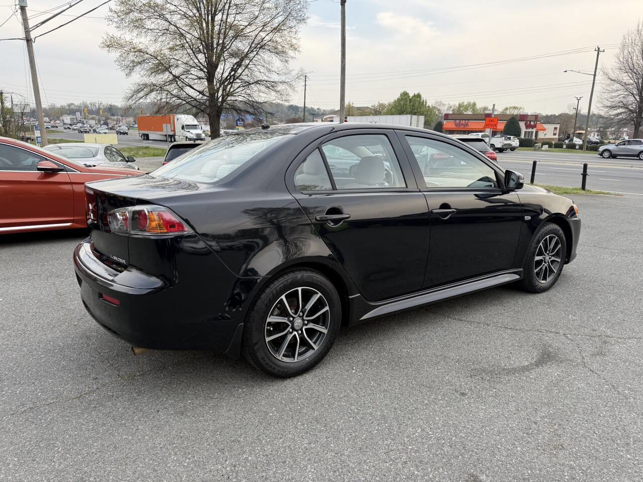 Used 2017 Mitsubishi Lancer ES image 5