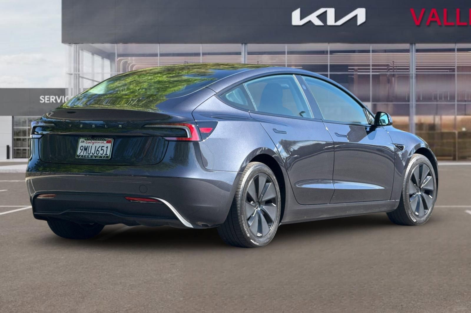 Used 2024 Tesla Model 3 Standard Range image 4