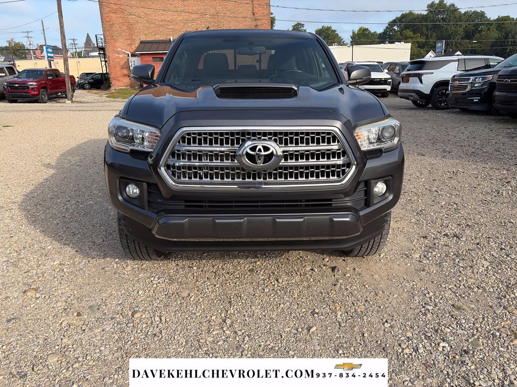 Used 2016 Toyota Tacoma TRD Sport AWD/4WD image 8