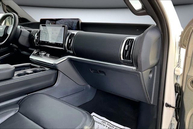 Used 2025 Ford Expedition Max Platinum w/ Stealth Performance Package image 26
