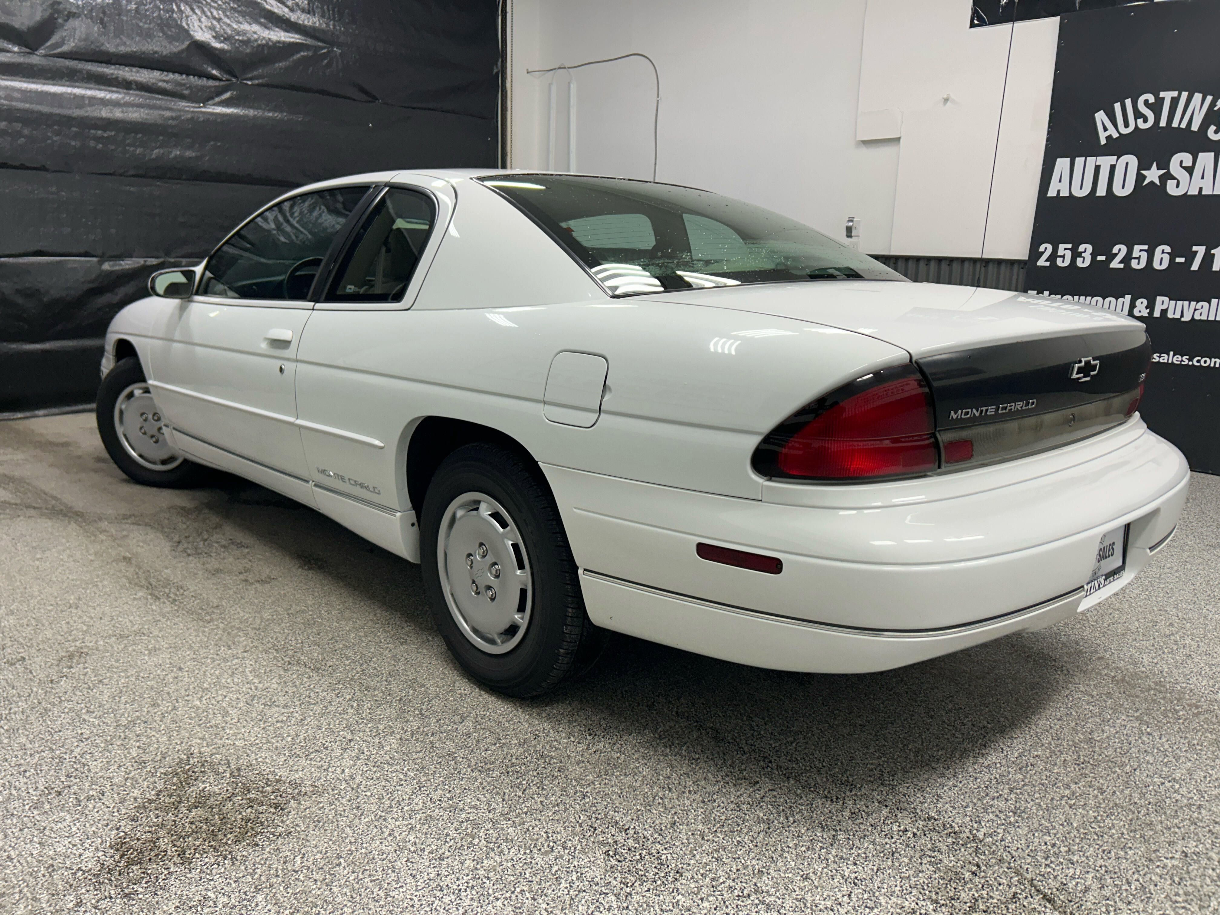 Used 1997 Chevrolet Monte Carlo LS image 4