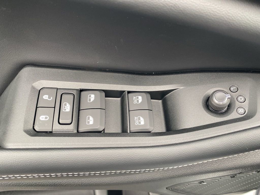 New 2025 Jeep Grand Cherokee L Limited image 10