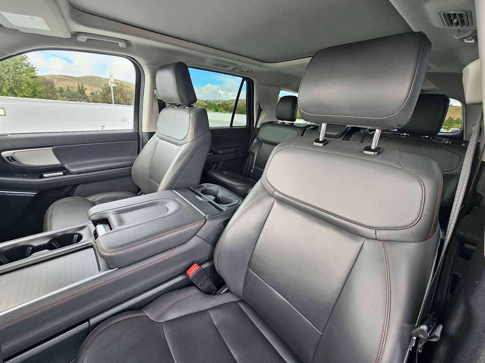 Used 2025 Ford Expedition Active AWD/4WD image 23