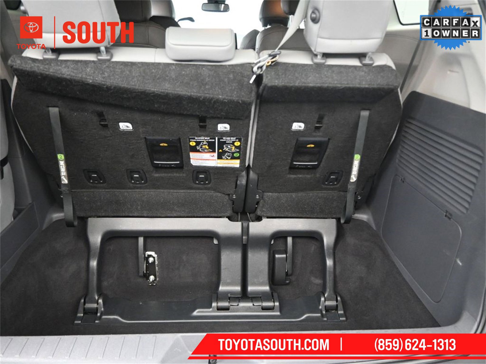 Used 2024 Toyota Sienna XLE image 24