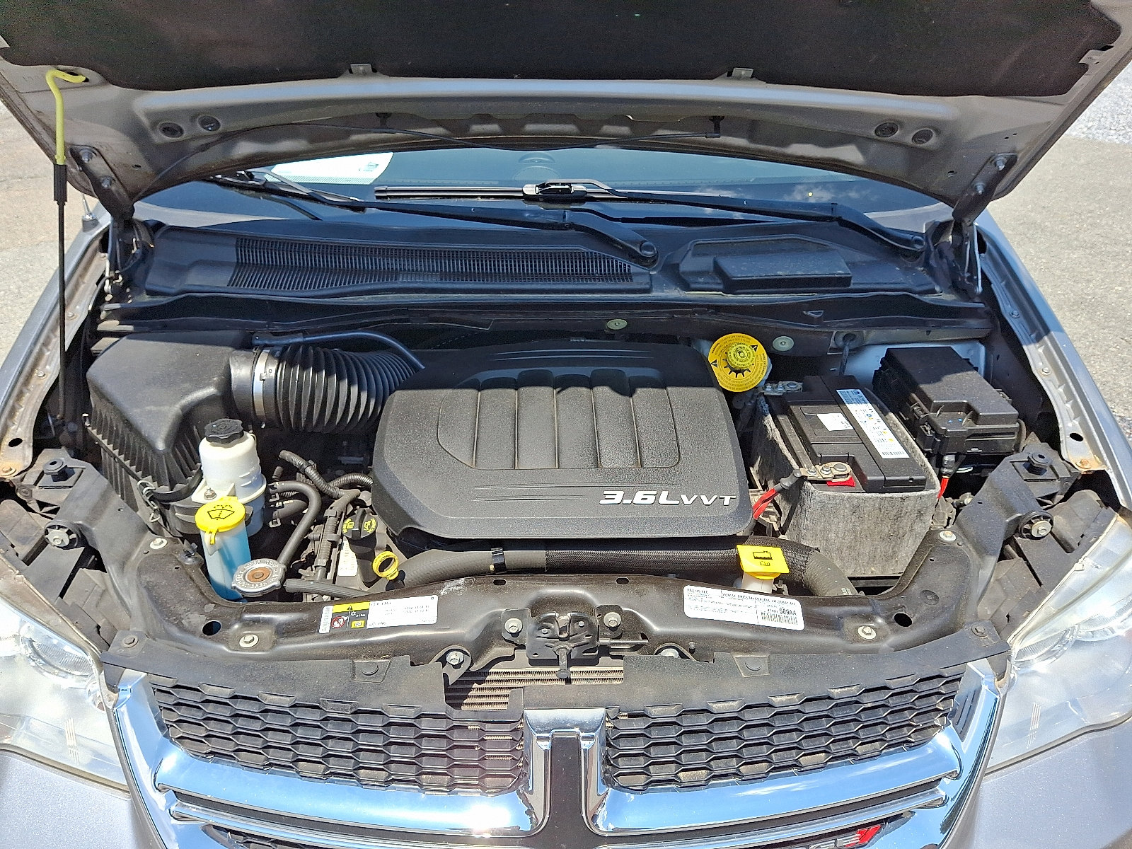 Used 2016 Dodge Grand Caravan SXT image 28