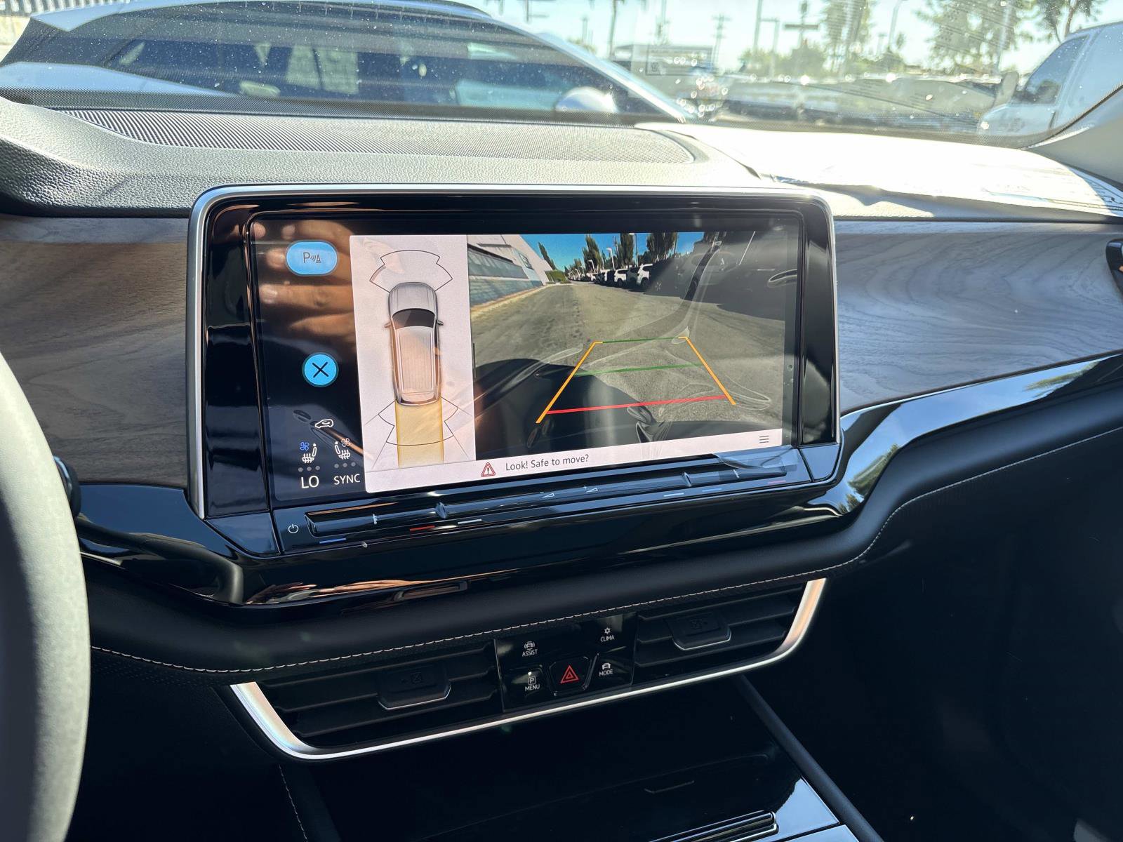New 2026 Volkswagen Atlas SE image 26
