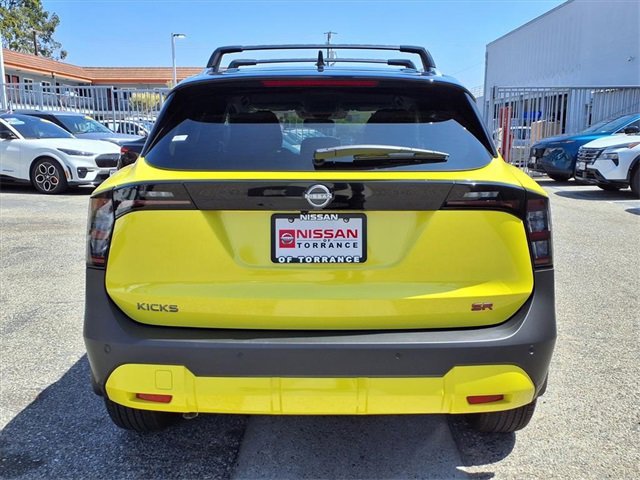 New 2026 Nissan Kicks SR image 9