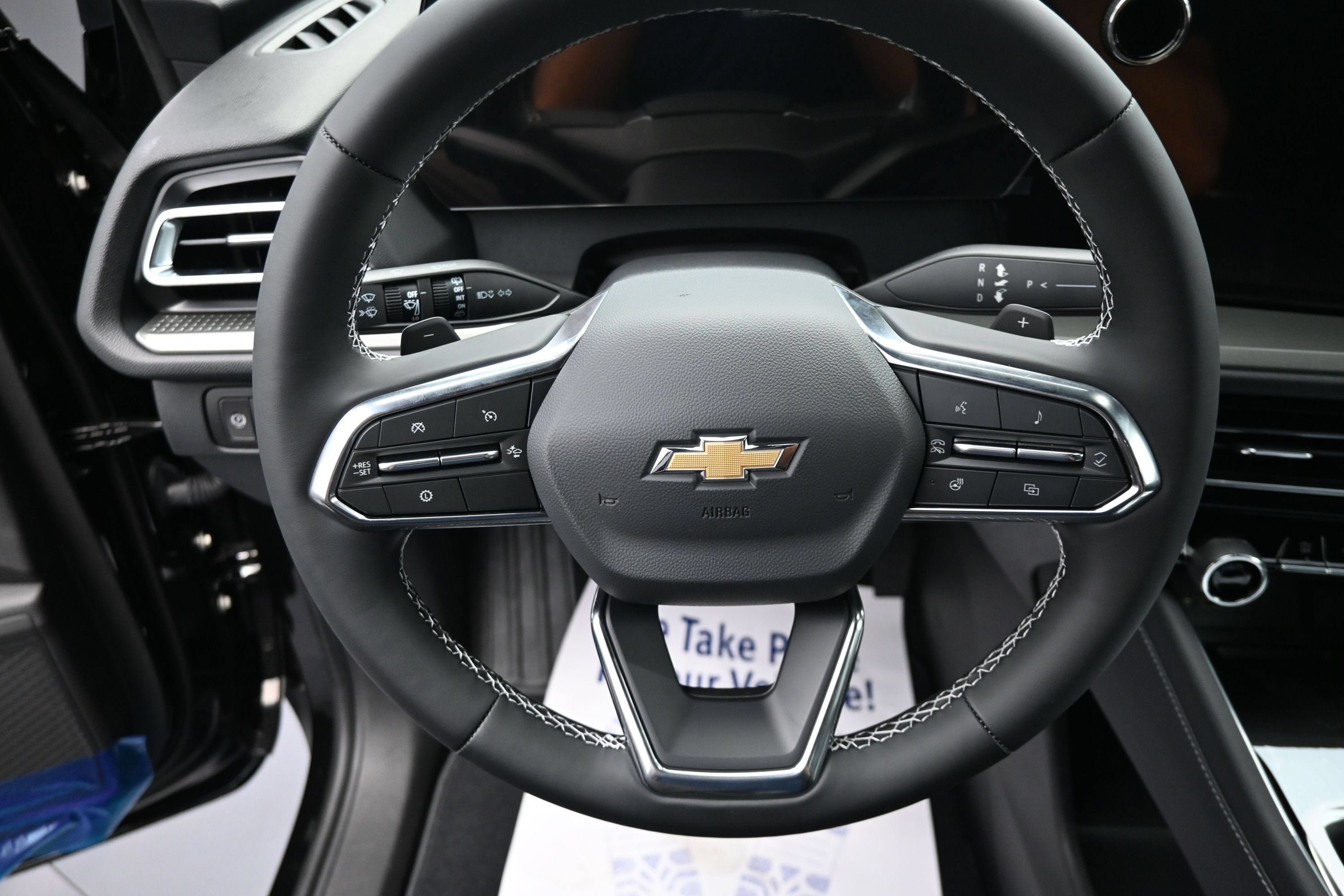 New 2027 Chevrolet Traverse LT FWD image 12