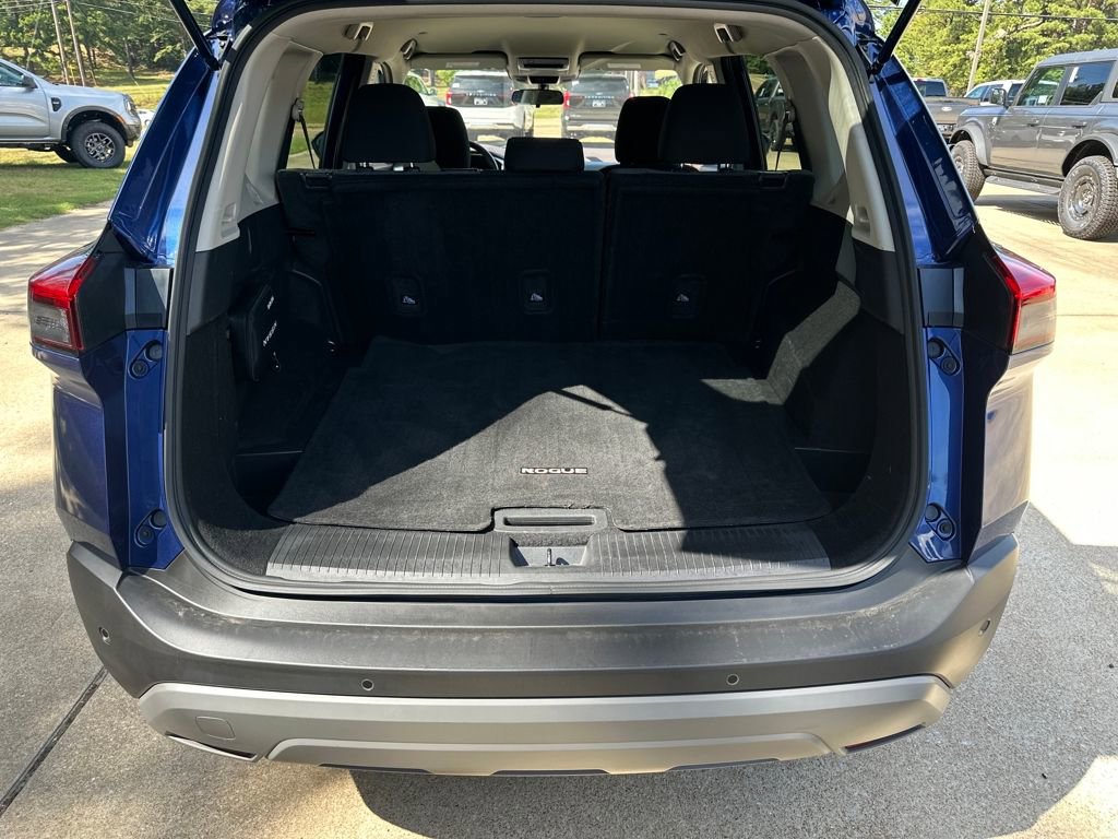 Used 2023 Nissan Rogue SV image 18
