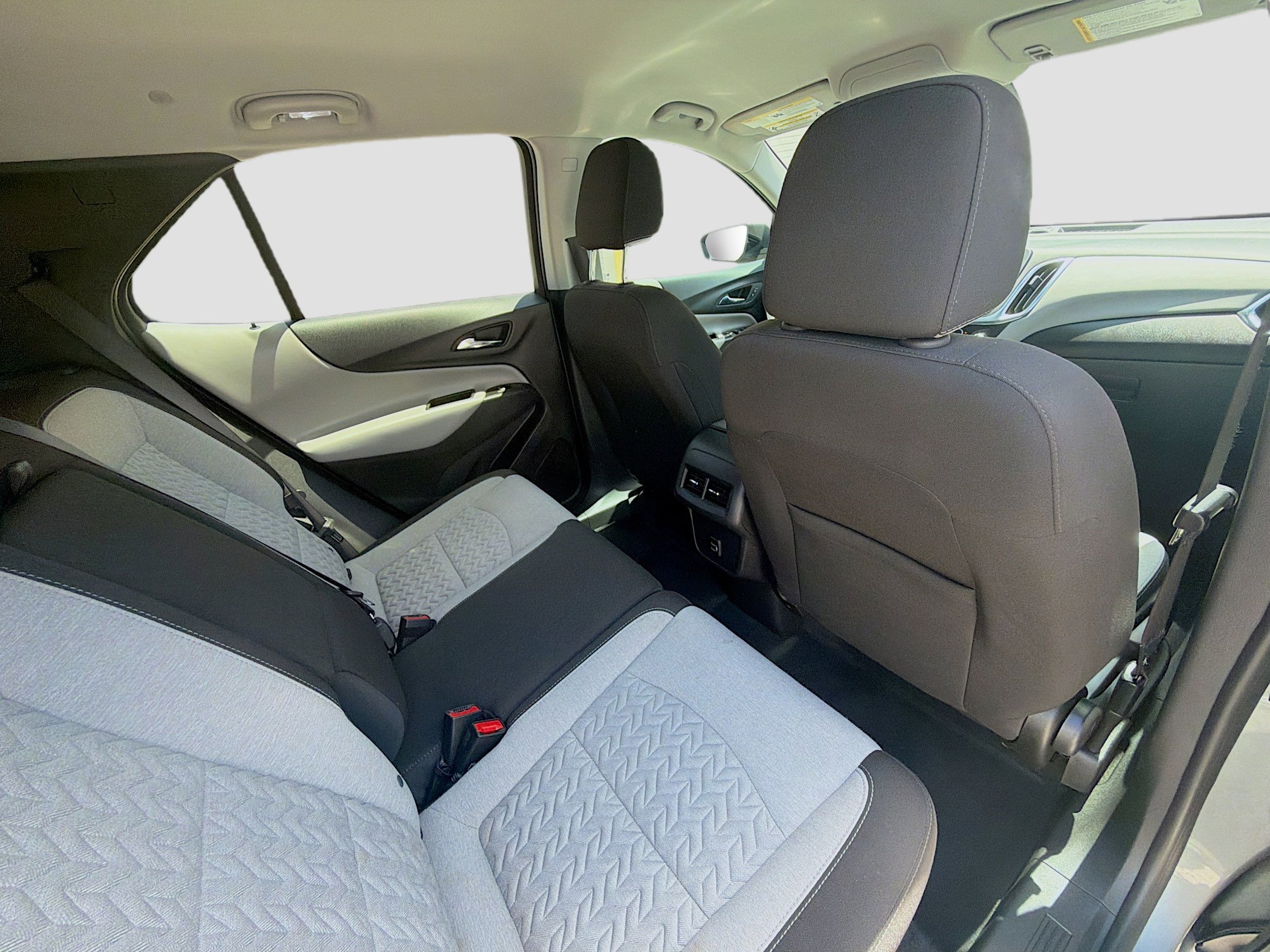 Used 2023 Chevrolet Equinox LS w/ LS Convenience Package FWD image 24