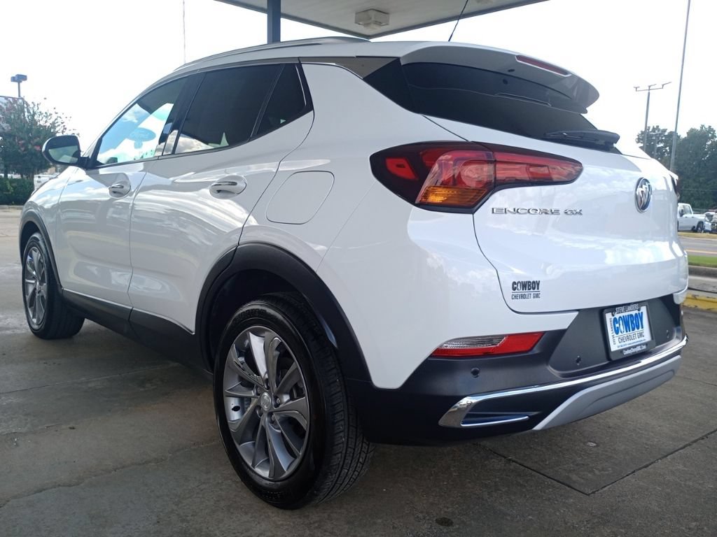 Used 2022 Buick Encore GX Essence w/ Advanced Technology Package FWD image 3