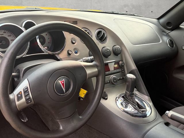 Used 2008 Pontiac Solstice Convertible w/ Preferred Package image 3
