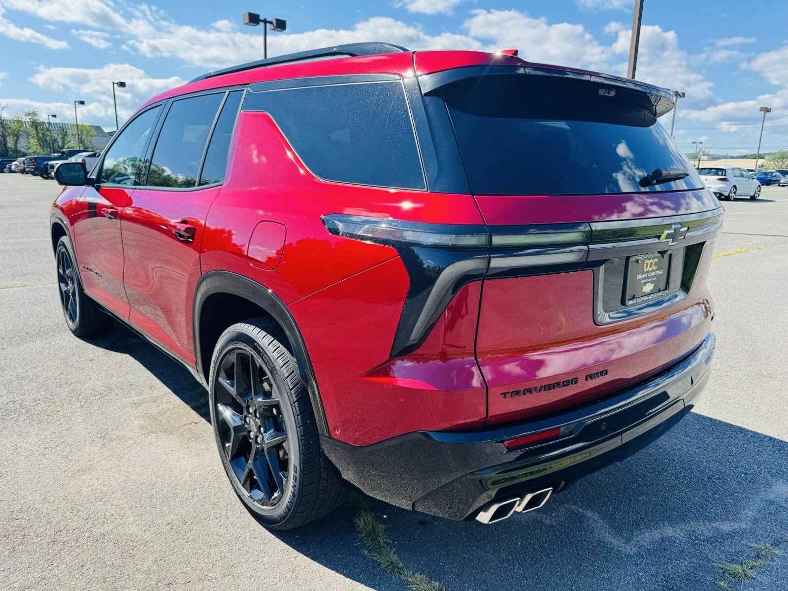 Used 2024 Chevrolet Traverse RS w/ LPO, Floor Liner Package image 6