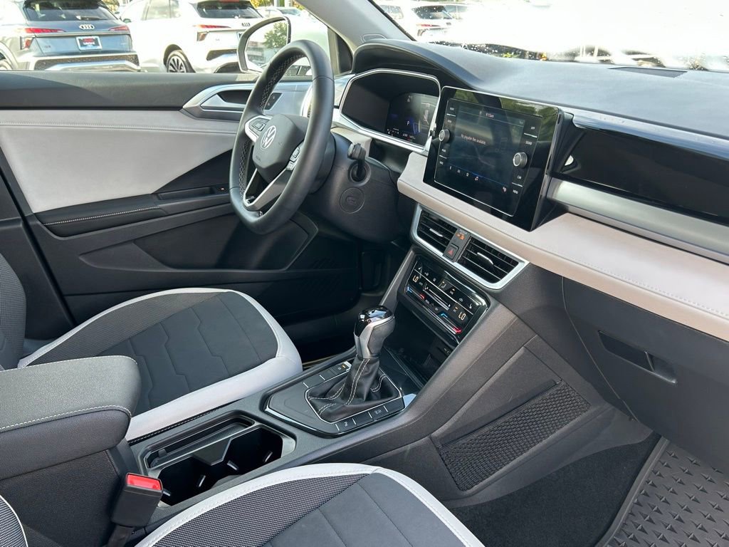 Used 2025 Volkswagen Taos SE image 43