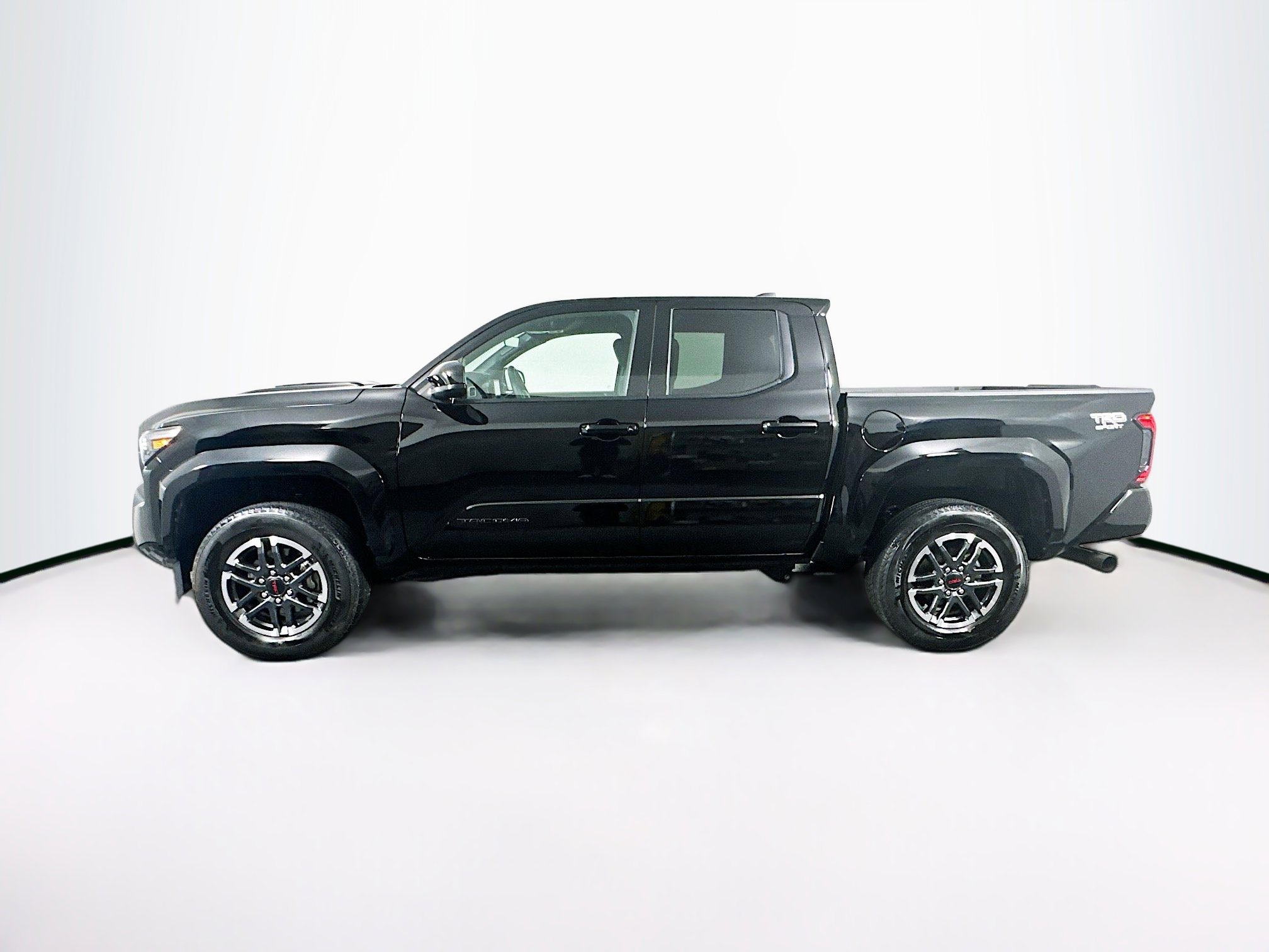 Used 2025 Toyota Tacoma TRD Sport image 4