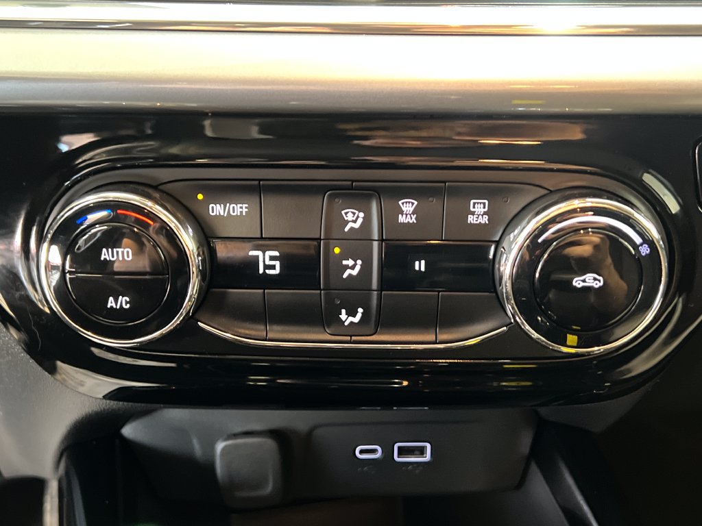 Used 2024 Chevrolet Trax LT FWD image 31