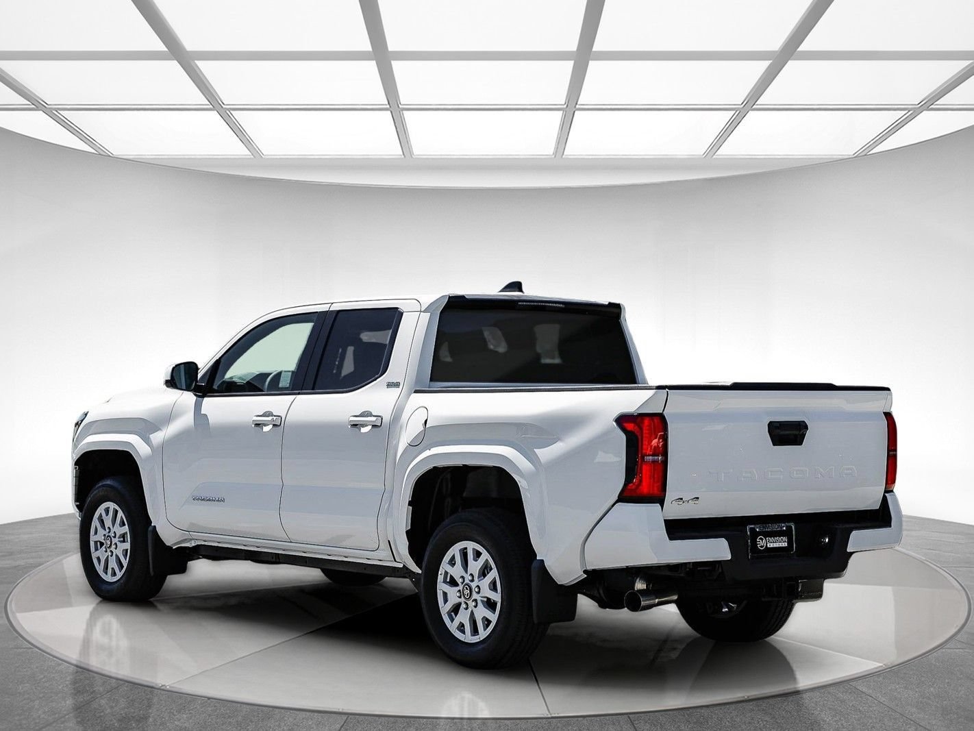 Used 2026 Toyota Tacoma SR5 AWD/4WD image 3