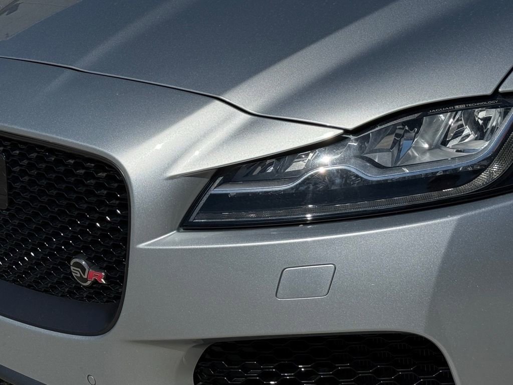 Used 2020 Jaguar F-PACE SVR image 8