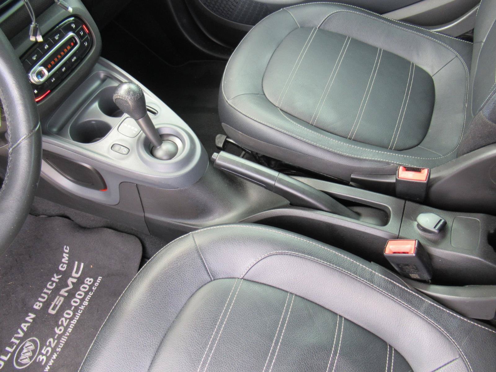 Used 2016 smart fortwo Prime RWD image 17