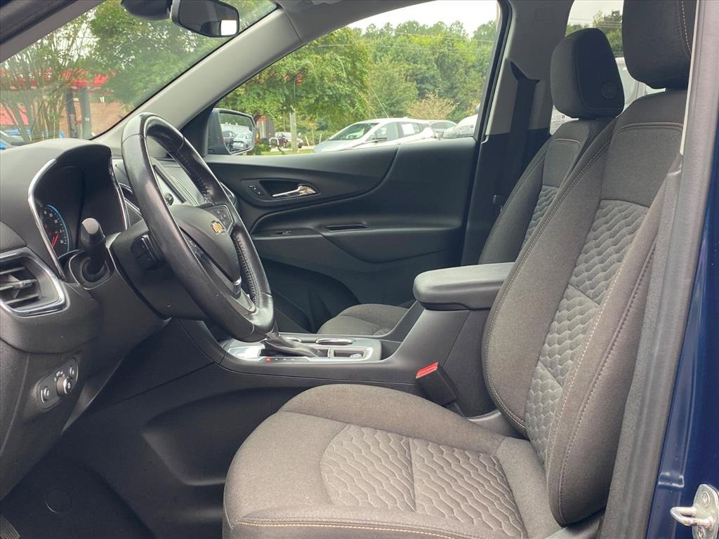 Used 2020 Chevrolet Equinox LT w/ Driver Convenience Package image 12