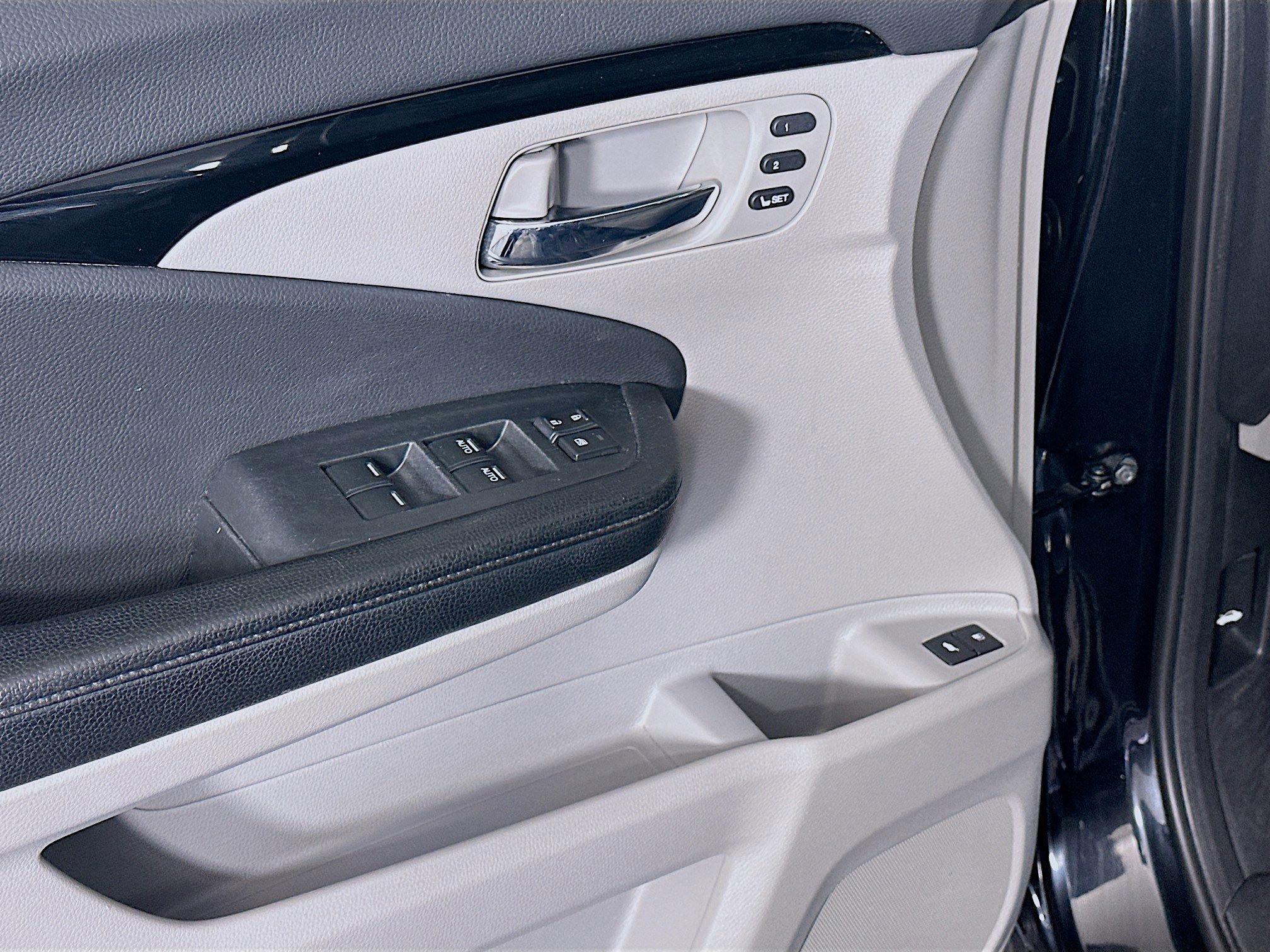 Used 2017 Honda Pilot Elite image 15