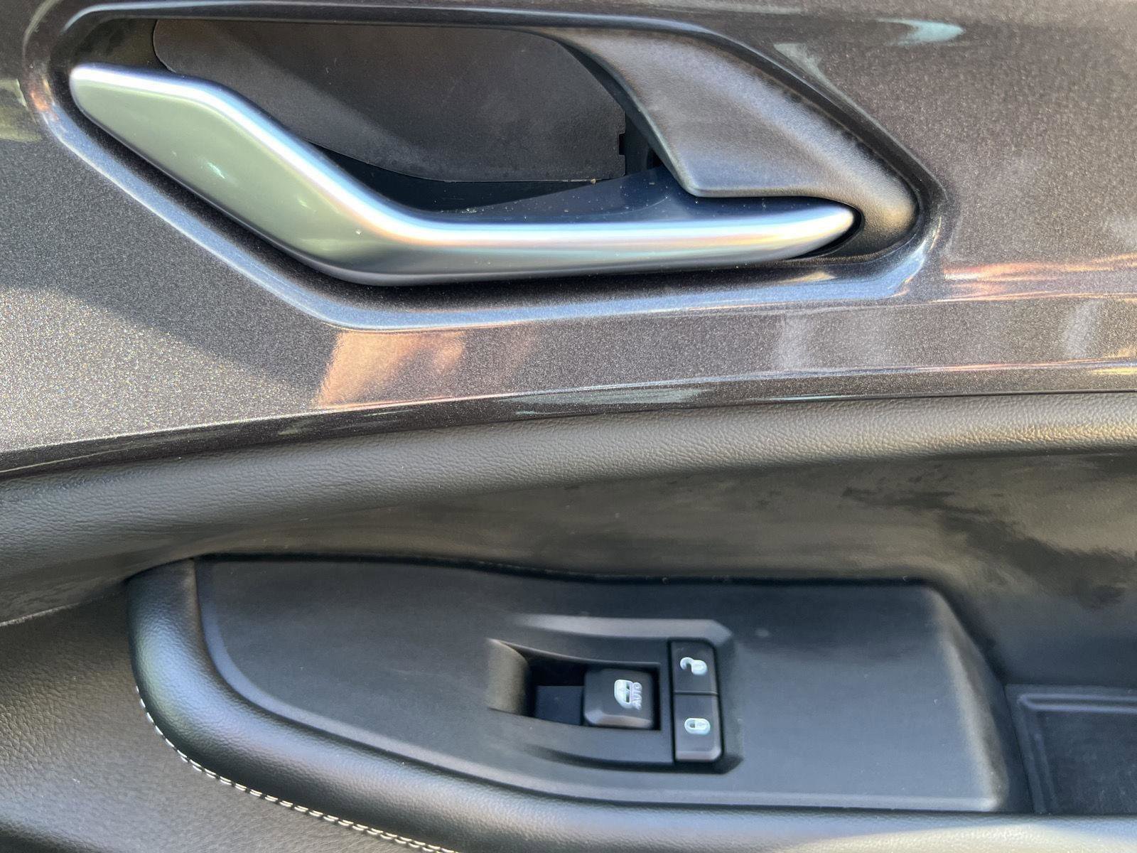 Used 2022 Jeep Grand Cherokee Altitude image 15