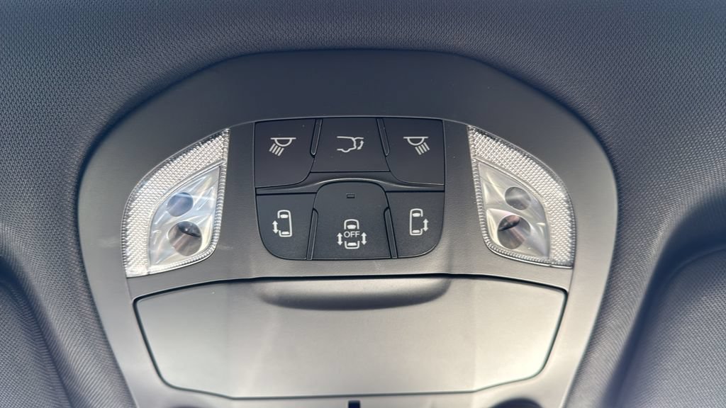New 2026 Chrysler Pacifica Select AWD/4WD image 36