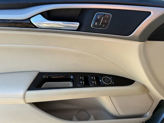 Used 2015 Ford Fusion SE w/ Equipment Group 202A image 29