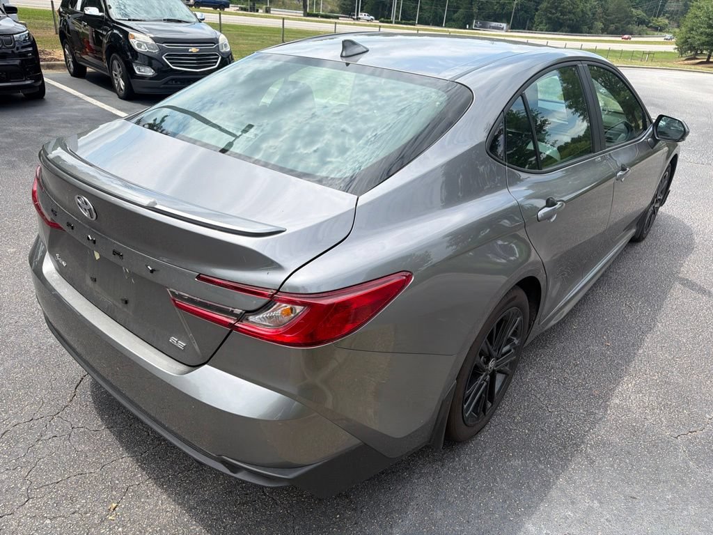 Used 2026 Toyota Camry SE FWD image 5