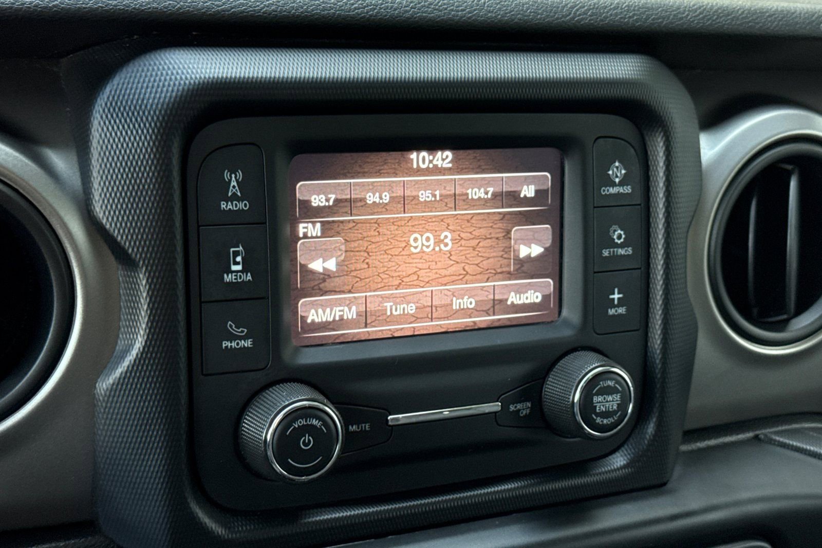 Used 2020 Jeep Wrangler Unlimited Sport S image 15