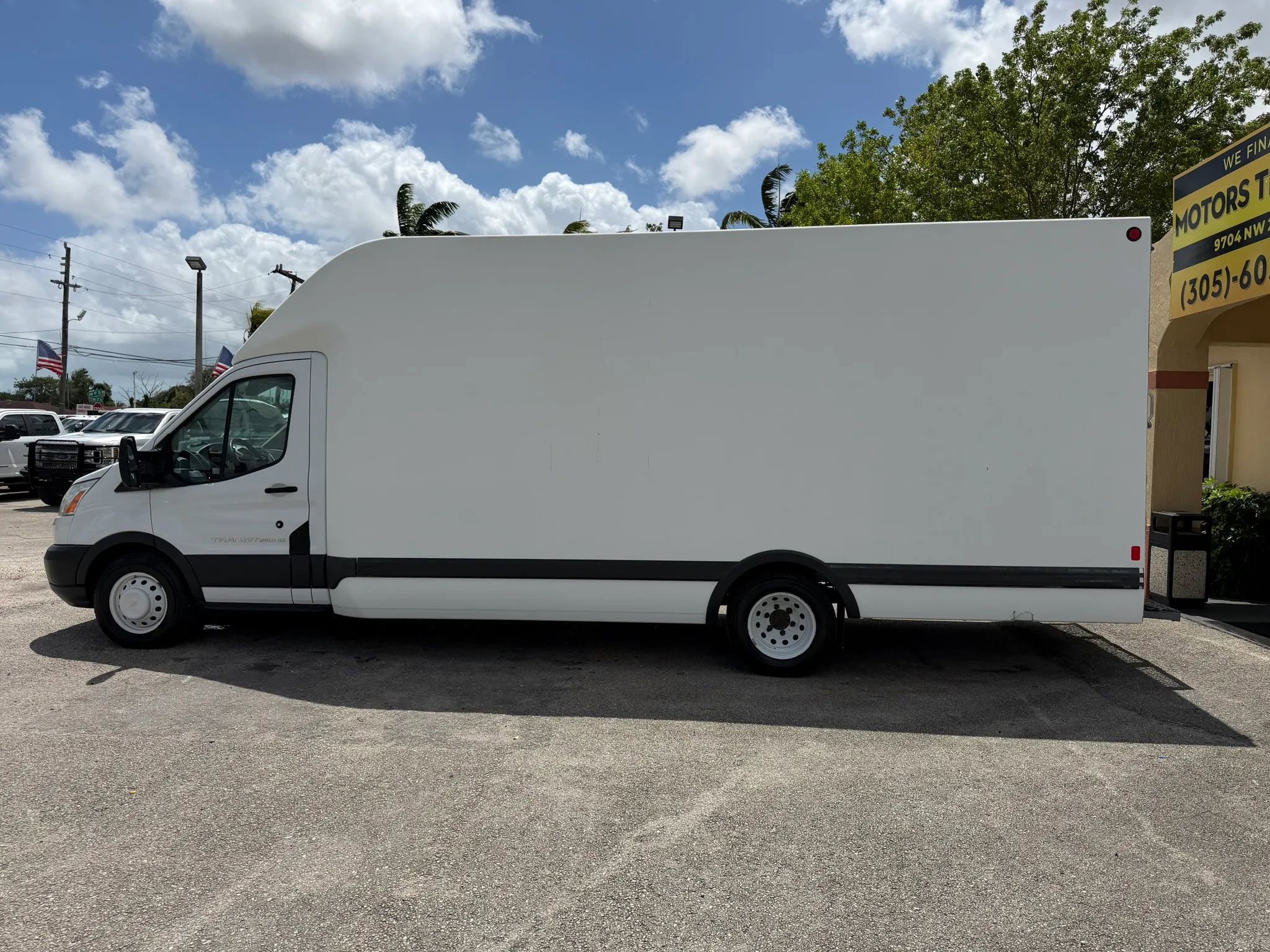 Used 2015 Ford Transit 350 178 DRW w/ Exterior Upgrade Package RWD image 3