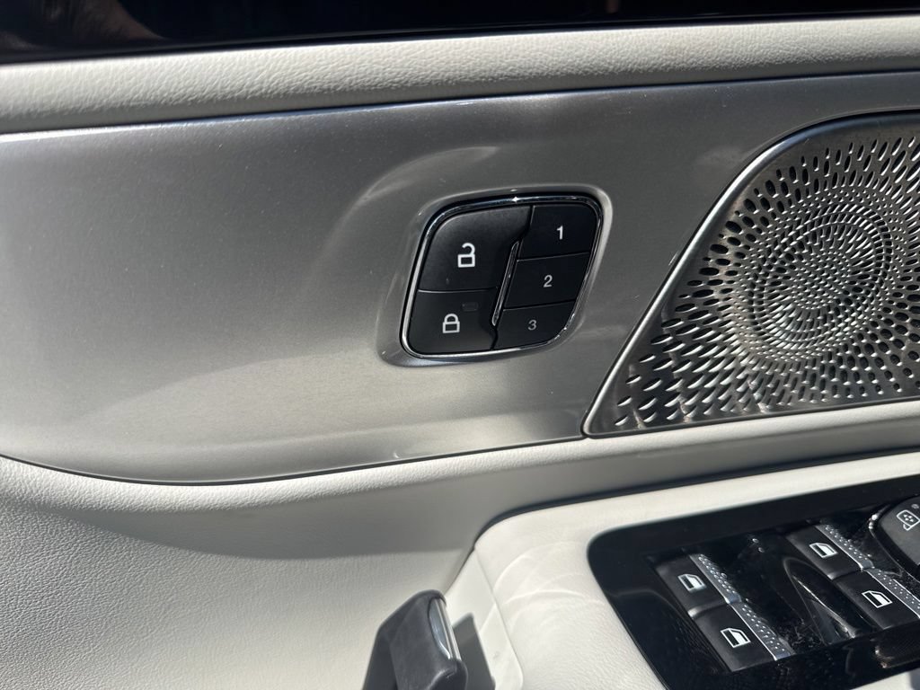 Used 2026 Lincoln Nautilus Reserve AWD/4WD image 11