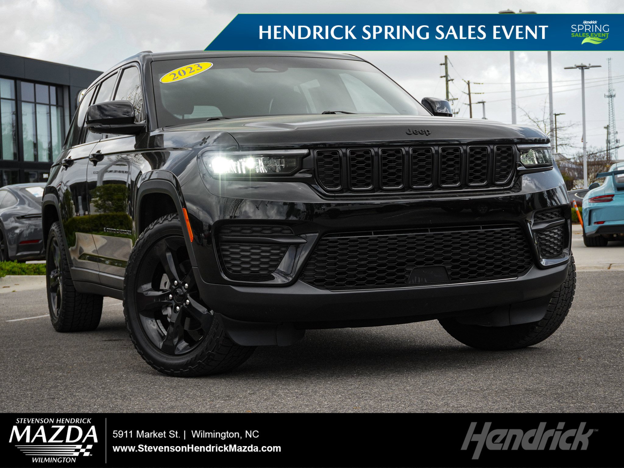 Used 2023 Jeep Grand Cherokee Altitude image 1