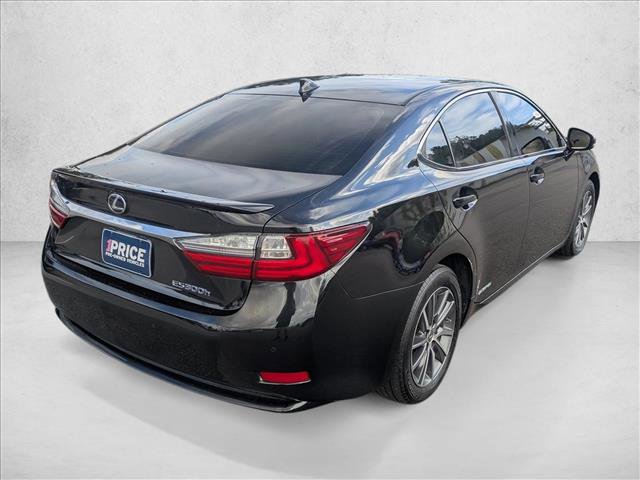 Used 2017 Lexus ES 300h w/ Navigation System Package image 5