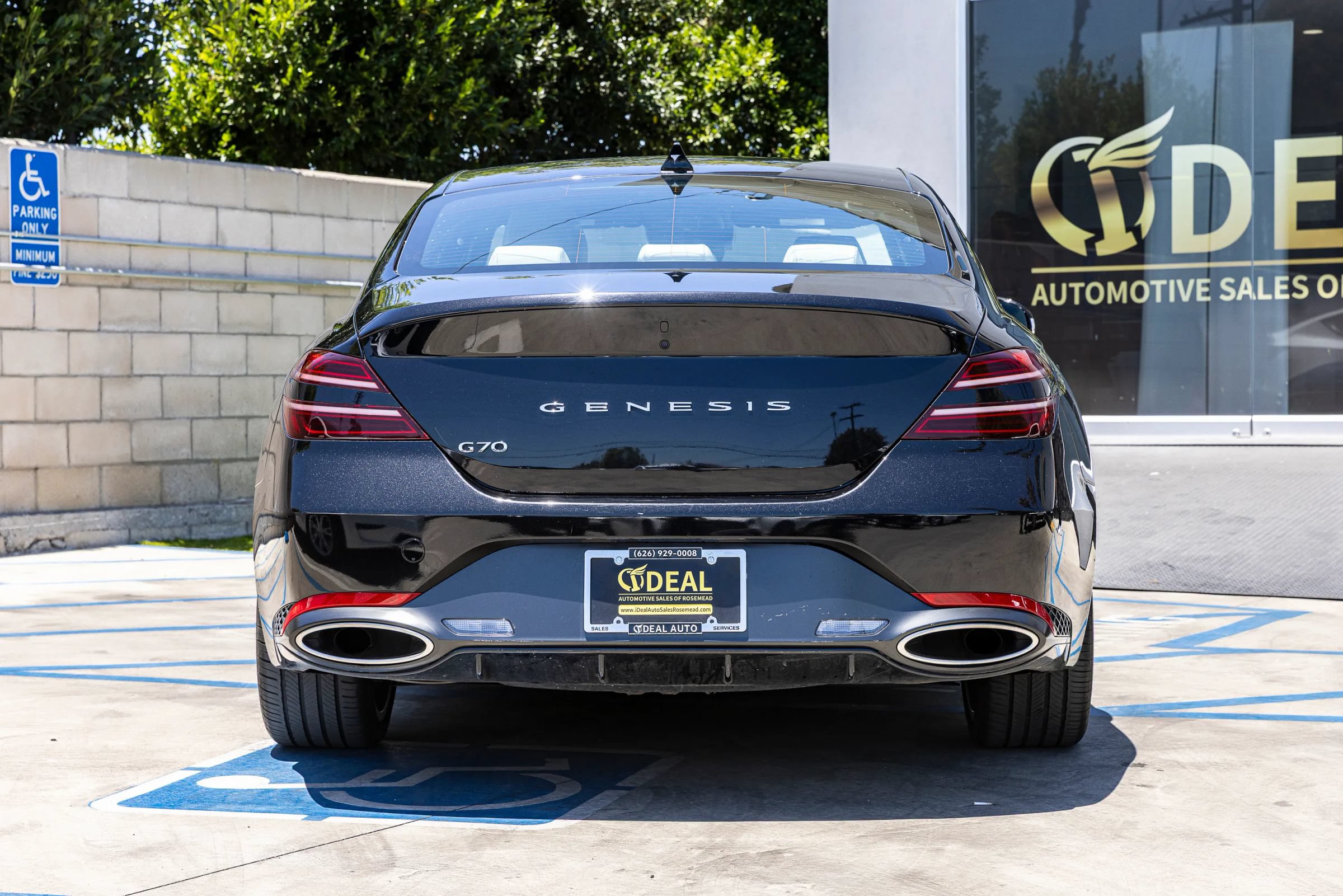 Used 2025 Genesis G70 2.5T RWD image 12