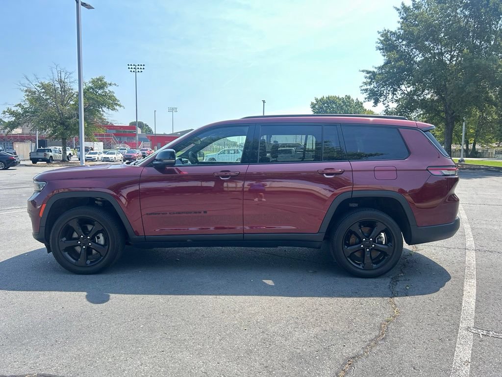 Used 2023 Jeep Grand Cherokee L Laredo AWD/4WD image 4